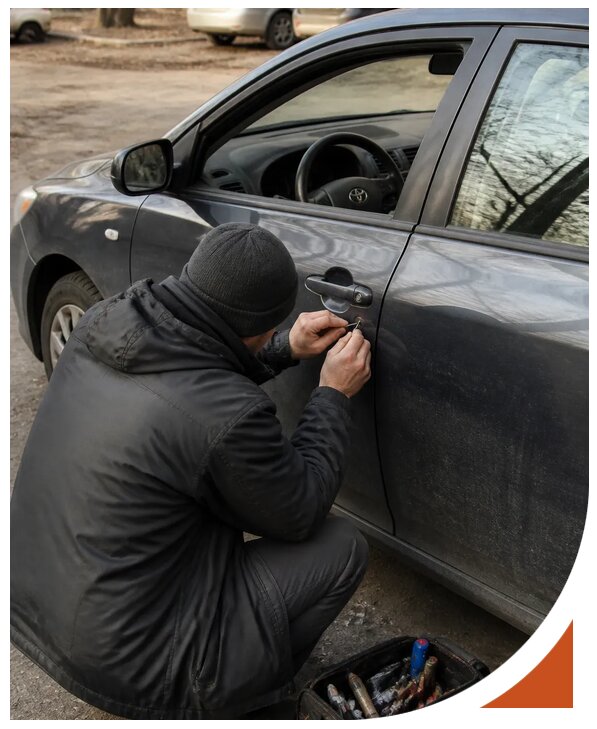 Профессиональное вскрытие автомобиля Тойота без повреждений в Устях-Илимске